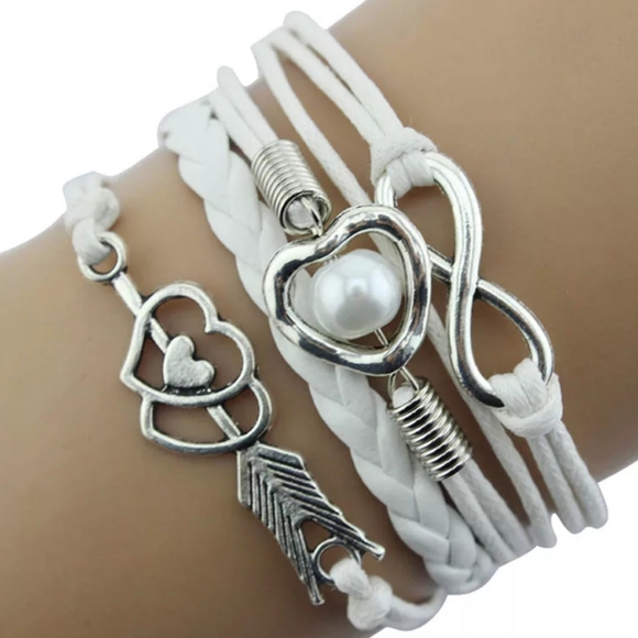 🔹️Love & Friendship Are Forever Bracelet - Picture 3 of 4